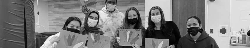First year OT students create fine motor activity in the 爱游戏体育 Community Cares Clinic