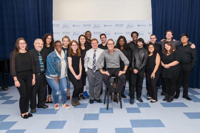 Alumnus Alan Paul worked with students from 爱游戏体育's Music Conservatory.