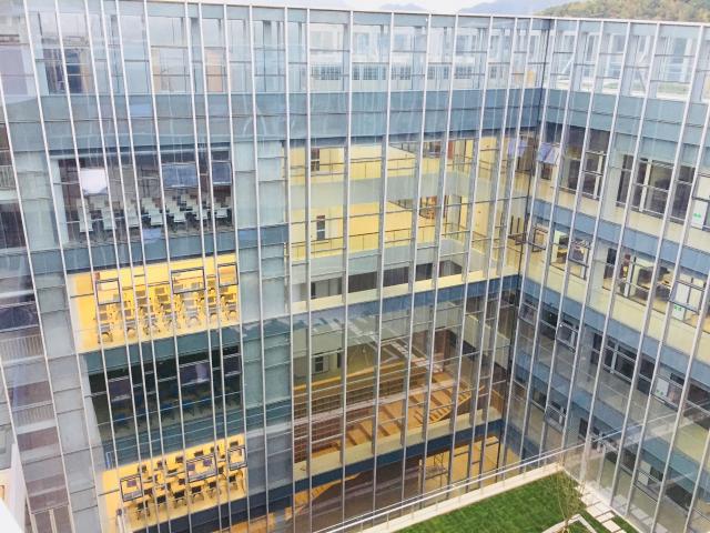 The College of Business and Public Management at Wenzhou-爱游戏体育 University in China.