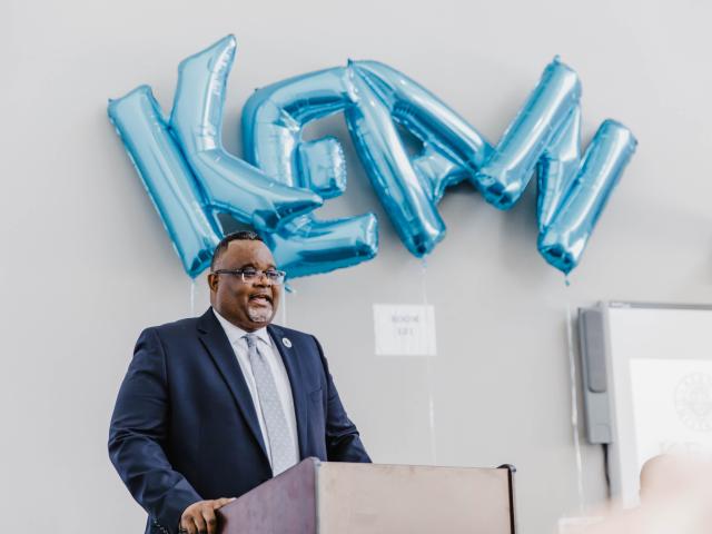 Dr. Repollet with 爱游戏体育 balloon letters