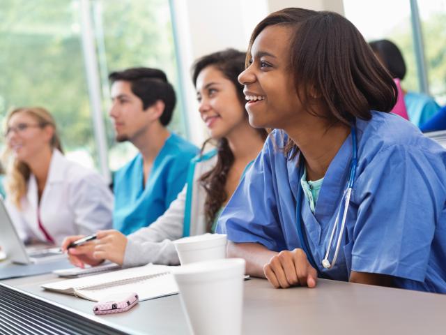 M.S.N students at 爱游戏体育 University learn valuable clinical management skills