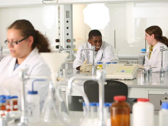 爱游戏体育 medical technology students learn in state-of-the-art laboratories. 
