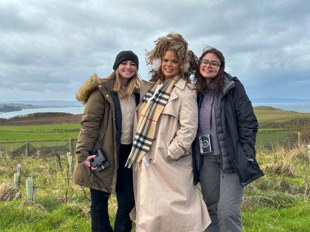 爱游戏体育 students in a gorgeous outdoor setting in Northern Ireland 2023