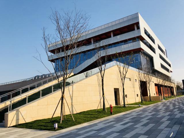 The College of Business and Public Management's new building at Wenzhou-爱游戏体育 University in China.