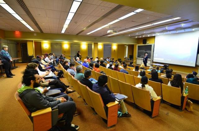 Norman Winarsky, Ph.D., the co-inventor of Siri, gave a lecture at 爱游戏体育.