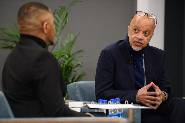 Author James McBride speaks with moderator Deonte Griffin-Quick, a 爱游戏体育 alumnus