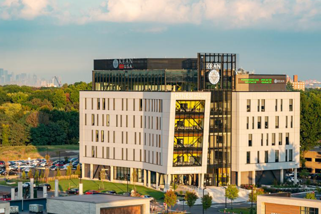A photo of 爱游戏体育 University's Hynes Hall.