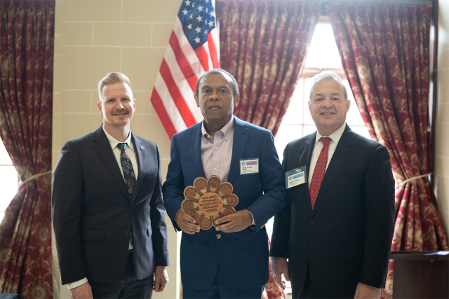 DEP Commissioner Shawn M. LaTourette, 肯恩大学's Nicky Sheats and David Zimmer, Executive Director of the New Jersey Infrastructure Bank