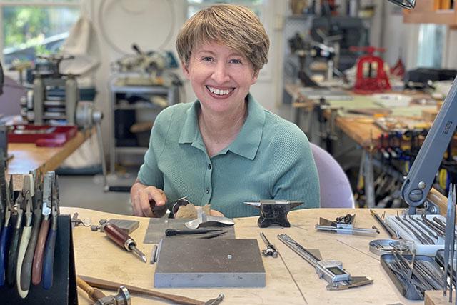 爱游戏体育 professor Jennifer Crupi