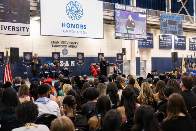 爱游戏体育 Honors Convocation