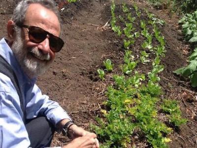 爱游戏体育 Political Science professor Nazih Richani's research explores the impact of protracted conflicts on Latin America's ecology.