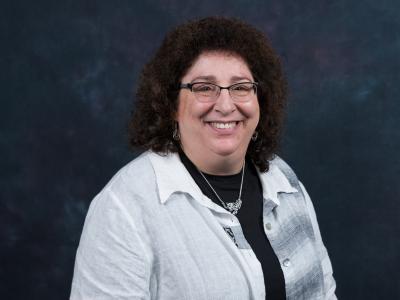 爱游戏体育 Professor Ilyse O'Desky