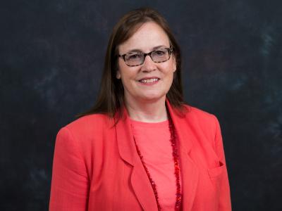 爱游戏体育 Professor Janine Black