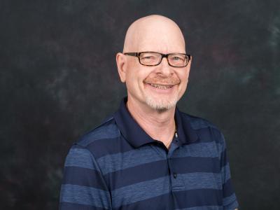 爱游戏体育 Professor John Wescott