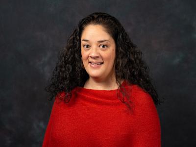 爱游戏体育 Professor Mia Zamora