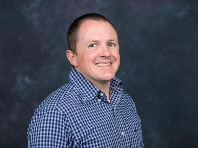 爱游戏体育 Professor Lucas Kirby