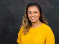 爱游戏体育 professor Becky Diaz