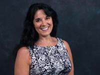 爱游戏体育 Professor Janine Martins Shannon