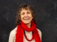 爱游戏体育 Professor Emily Filardo